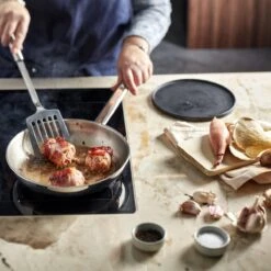 Demeyere Classico 3 RVS Koekenpan – Koekenpan Inductie - 24 Cm – PTFE-vrij -Kookgerei Serviesgoed Winkel 1200x1200 373