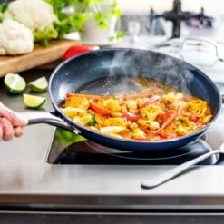 Blue Diamond, Keramische Koekenpan Verrijkt Met Diamantdeeltjes – Inductie Koekenpan Ø 28 Cm – PFAS En PHOA Vrij -Kookgerei Serviesgoed Winkel 1200x1200 79