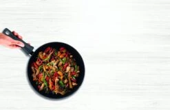 Tefal Easy Chef Wokpan - Ø 28 Cm -Kookgerei Serviesgoed Winkel 1200x782 1