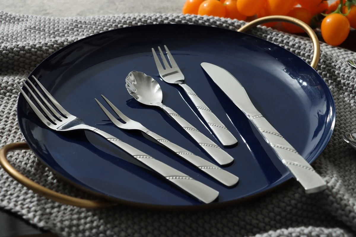 Swiss Pro+ Bestekset In Koffer-72 Delig-12 Persoons-Zwitsers Kwaliteit-Complete Set-100% Roestvrijstaal-Modern 11 Swiss Pro+ Bestekset In Koffer-72 Delig-12 Persoons-Zwitsers Kwaliteit-Complete Set-100% Roestvrijstaal-Modern - Afbeelding 11