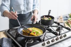 GreenPan Memphis Koekenpannenset - 3-delig - Zwart - Inductie - PFAS-vrij -Kookgerei Serviesgoed Winkel 1200x800 17