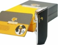 Cohiba® Sigarenaansteker - Sigarenboor - Sigaren - Sigaar - Cohiba Aansteker - Sigarenboor - Sigaren Accessoires - Sigarenknipper - Sigaar Aansteker - Cohiba - Incl. Luxe Geschenkdoos - Zwart -Kookgerei Serviesgoed Winkel 1200x937 1