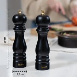 Deleca Luxe Peper En Zoutmolen Set - Met Geschenkdoos - Zout / Pepermolen - Rubberhout - Zwart & Goud 20 Deleca Luxe Peper En Zoutmolen Set - Met Geschenkdoos - Zout / Pepermolen - Rubberhout - Zwart & Goud -Kookgerei Serviesgoed Winkel 1200x1200 146