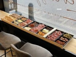 Sjoelbak - Borrelsjoelbak - Hapjesplank - Borrelplank - Mini Sjoelbak 120 Cm Met Zwarte Bakjes - Kleine Sjoelbakken 8 Sjoelbak - Borrelsjoelbak - Hapjesplank - Borrelplank - Mini Sjoelbak 120 Cm Met Zwarte Bakjes - Kleine Sjoelbakken -Kookgerei Serviesgoed Winkel 1200x899 7