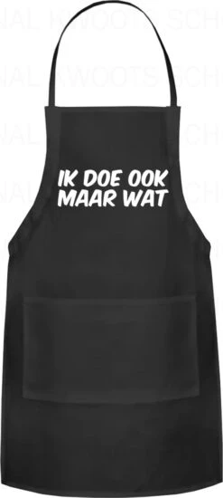 IK DOE OOK MAAR WAT Unisex Schort - Zwart - One Size (volwassenen) - Keuken Schort - Barbeque BBQ Schort - Bedieningsschort - Grappige Teksten - Original Kwoots- Voor Zowel Mannen Als Vrouwen - Verstelbaar - Wasbaar - Cadeau - Apron -Kookgerei Serviesgoed Winkel 539x1200