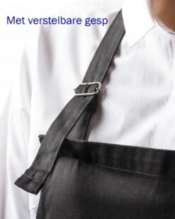 IK DOE OOK MAAR WAT Unisex Schort - Zwart - One Size (volwassenen) - Keuken Schort - Barbeque BBQ Schort - Bedieningsschort - Grappige Teksten - Original Kwoots- Voor Zowel Mannen Als Vrouwen - Verstelbaar - Wasbaar - Cadeau - Apron -Kookgerei Serviesgoed Winkel 959x1200